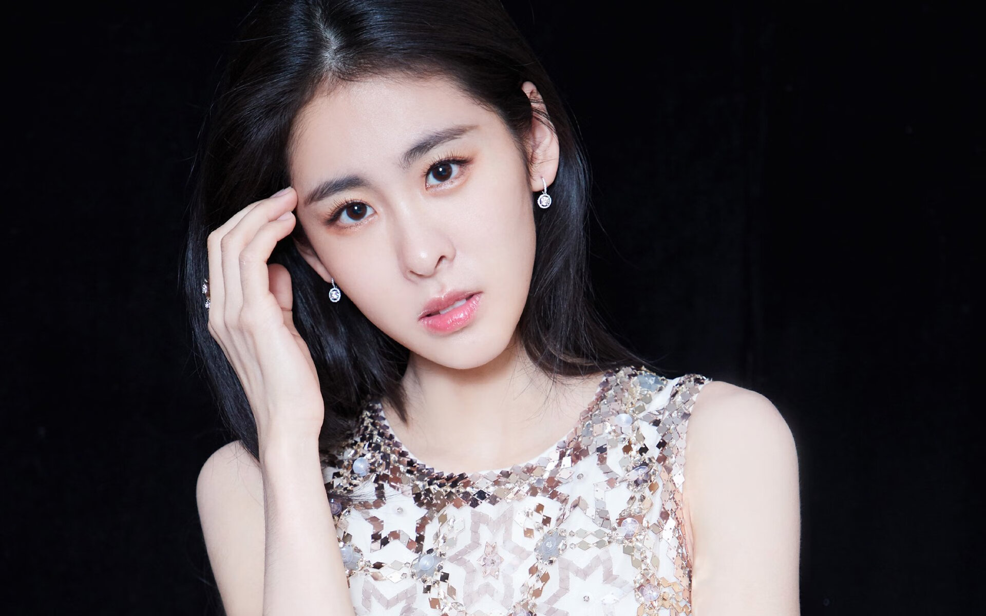 特色篮球装备引领行业新潮流,推动青少年篮球文化发展,篮球特色学校的做法及特色