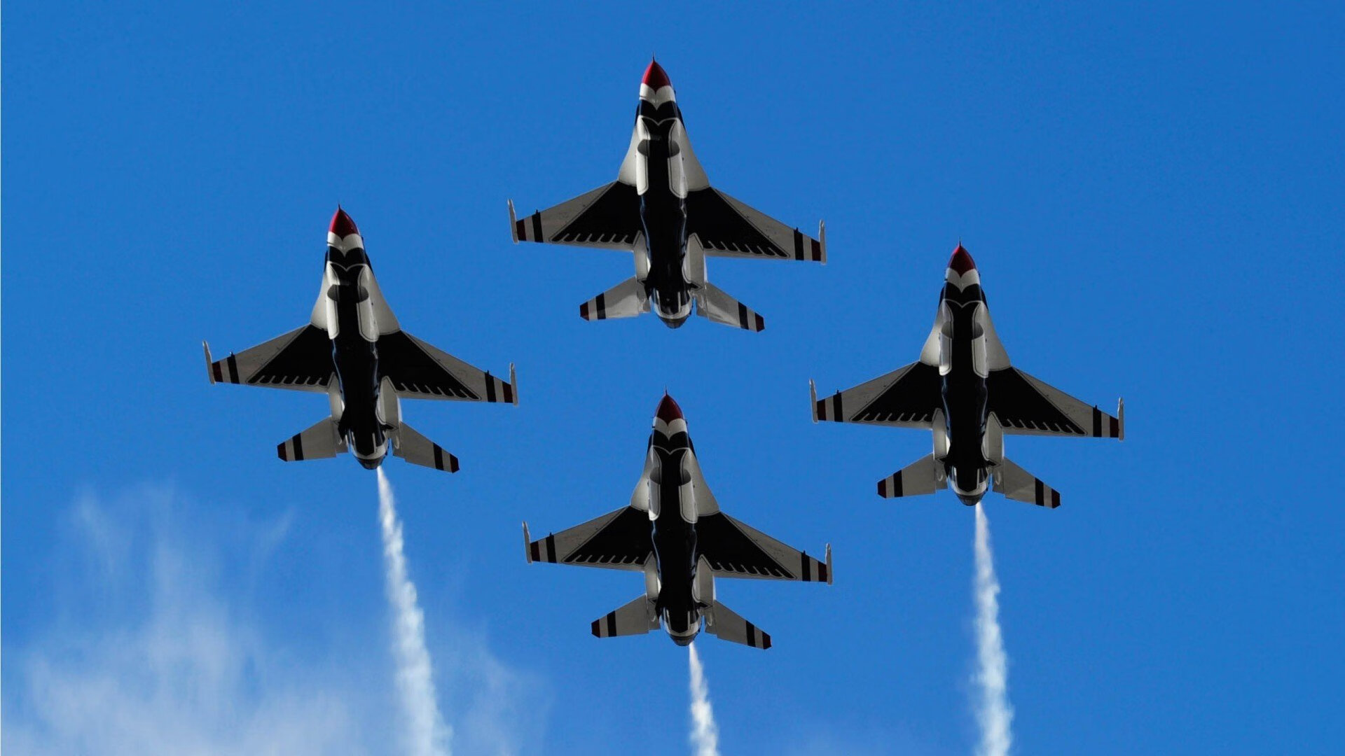 kaiyun.com-沃尔夫斯堡中场组织能力受到称赞，成为球队关键先生，沃尔夫斯堡队主客场球衣