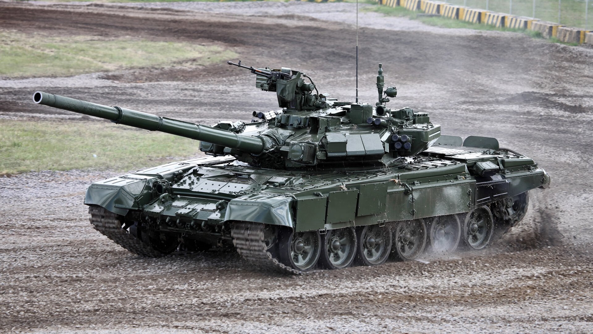 快船训练中教练亲自参与攻防演练,2020快船教练